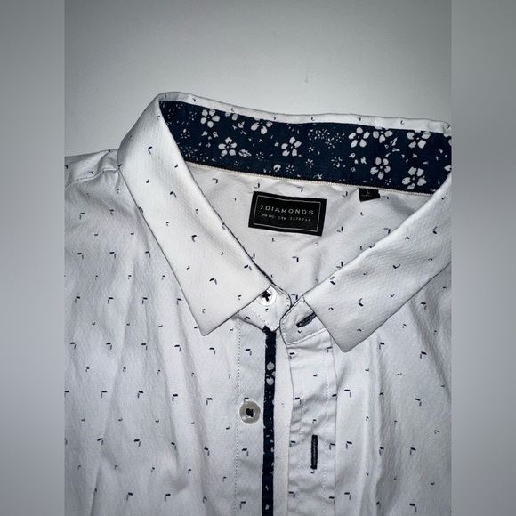 7Diamonds Men’s L White Button Down Short Sleeve Shirt Blue Buckle Exclusive - Picture 2 of 9